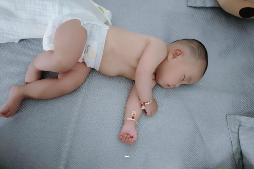 霸州宝宝夏天要穿袜子吗